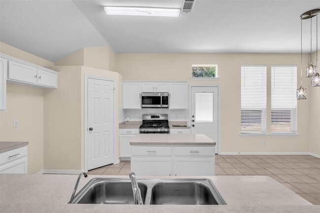 Building Photo - 6003 Decker Ridge Ct