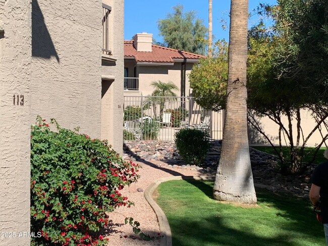 Building Photo - 9445 N 94th Pl