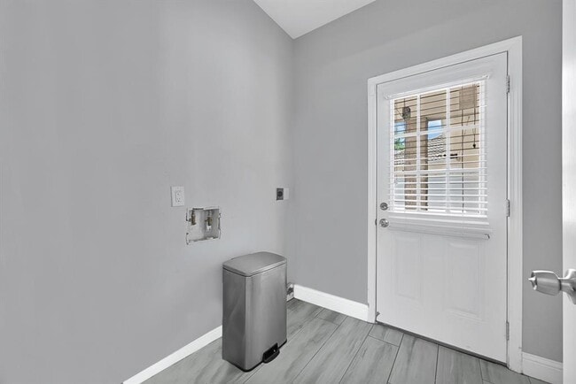 Building Photo - 3555 Ashfield Dr