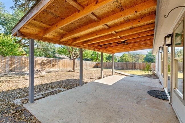 Building Photo - 1606 Old Tract Rd