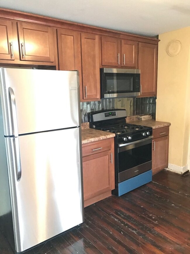 Building Photo - 209 Gregory St