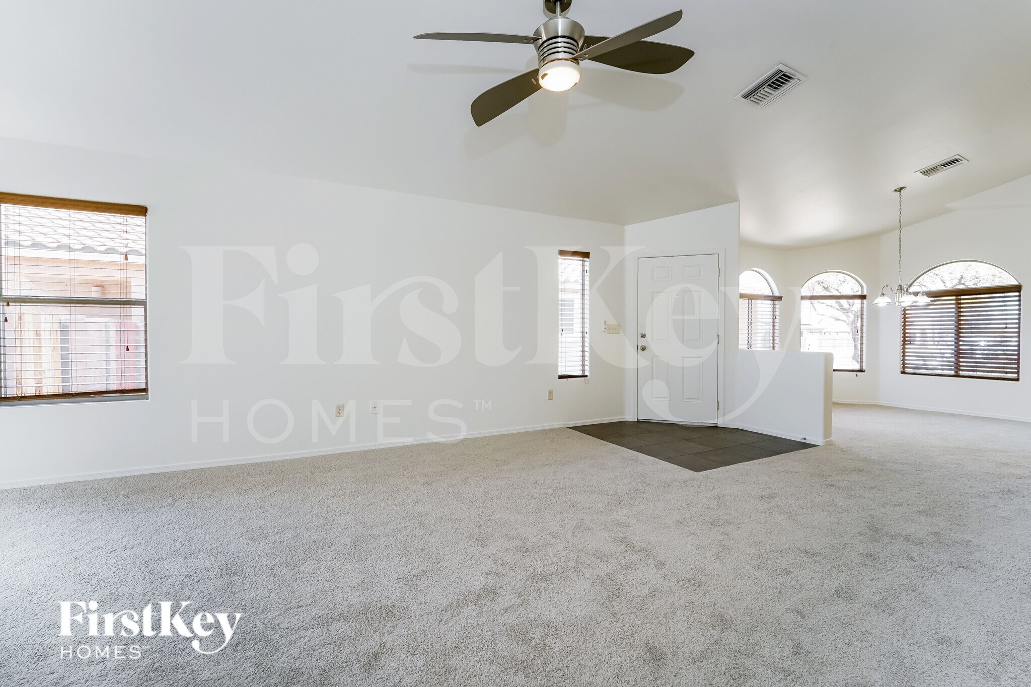 Building Photo - 8711 N Moonfire Dr