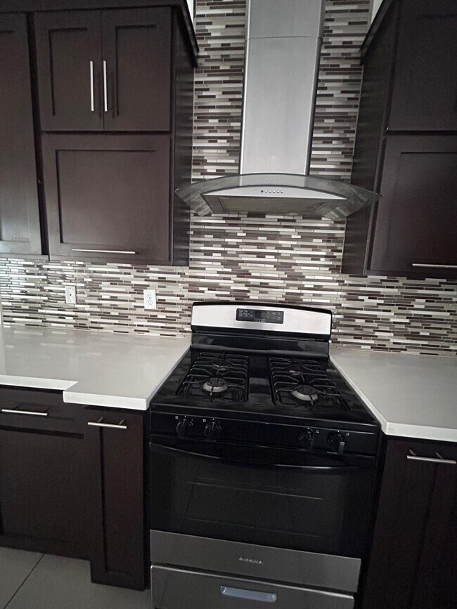 Building Photo - 2811 T.S Eliot Dr