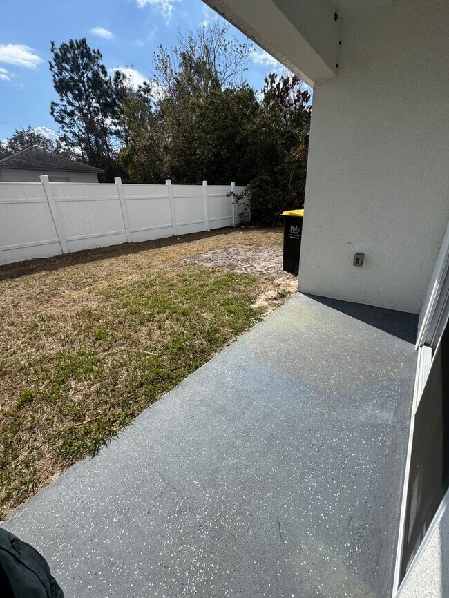 Building Photo - 3/2 ready to move in