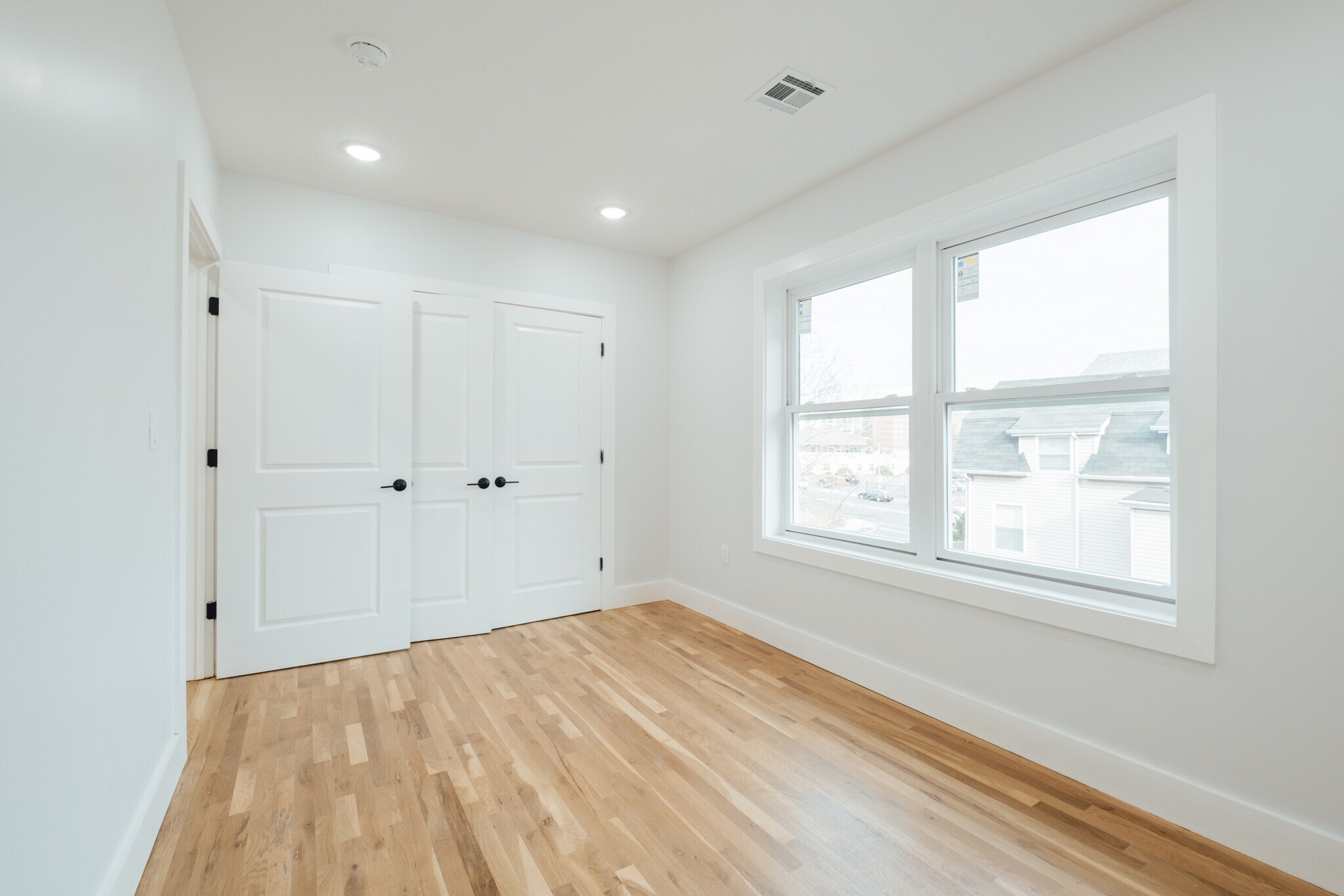 Building Photo - 90 Hollywood Ave