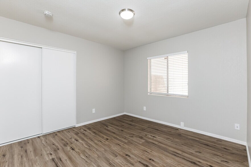Building Photo - 4124 N 106th Ave