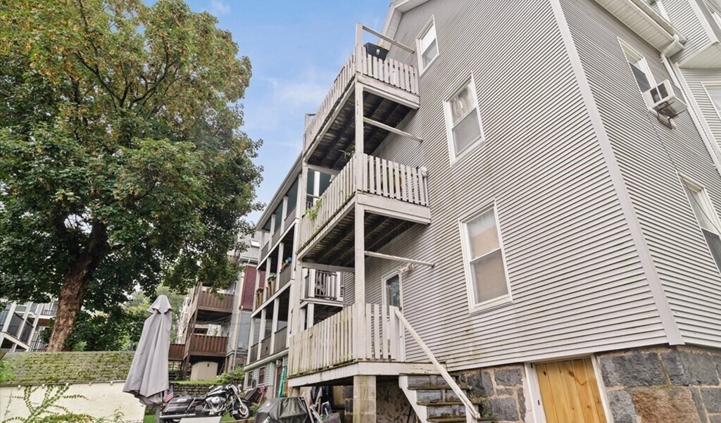 Building Photo - 24 Weld Hill St