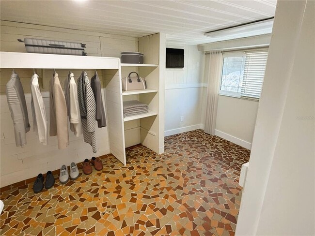 Building Photo - 4640 W Lamb Ave