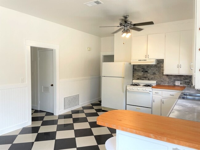 Building Photo - 2154 Buena Vista Ave