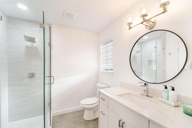 Building Photo - 8414 Staunton Dr