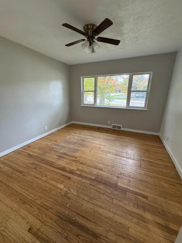 Building Photo - 2812 Fuller Ave NE