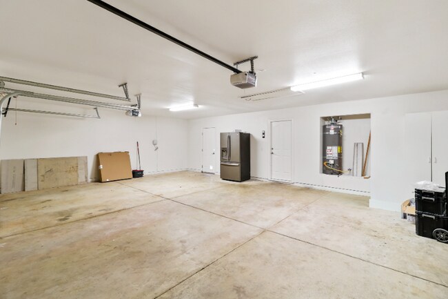 Building Photo - 3451 Woodbury Dr