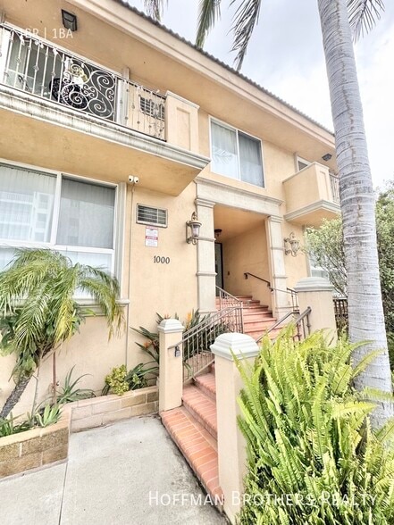 Building Photo - 1000 N Doheny Dr