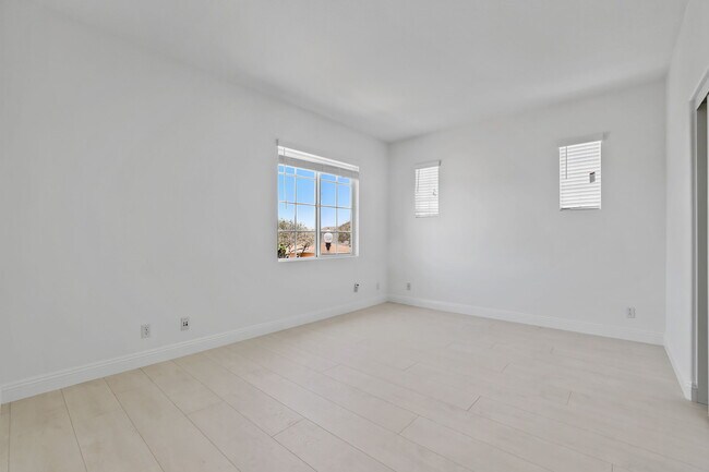 Building Photo - 5142 Pearce Dr