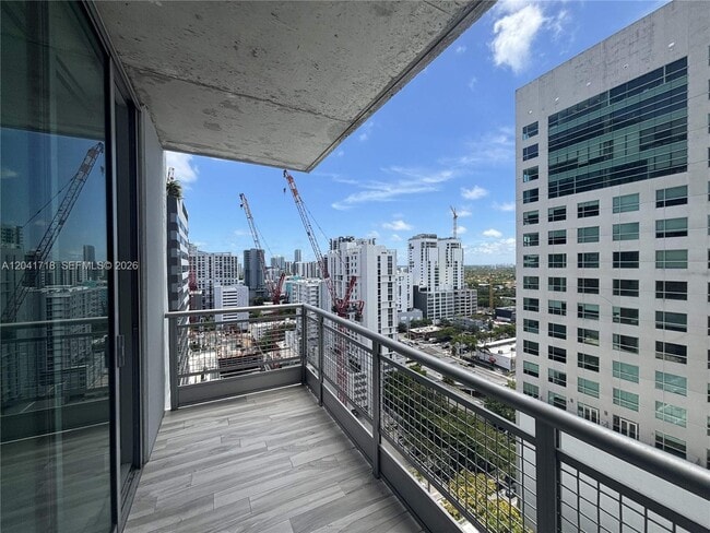 Building Photo - 690 SW 1st Ct