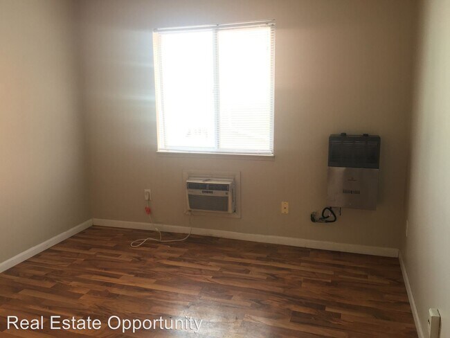 Building Photo - 1293 Neil Ave