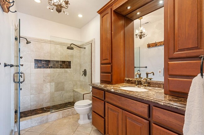 Building Photo - 1127 Filbert St