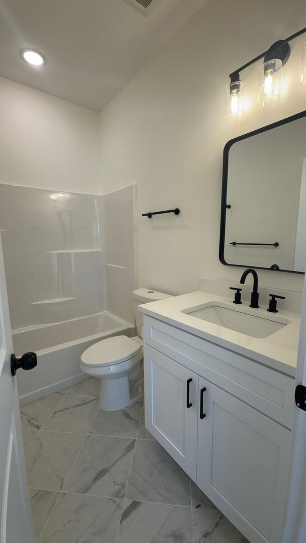 Building Photo - East Duffy Street