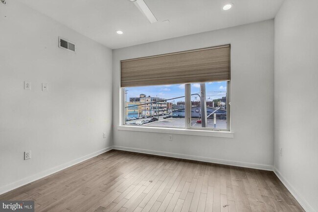 Building Photo - 2137 E Lehigh Ave