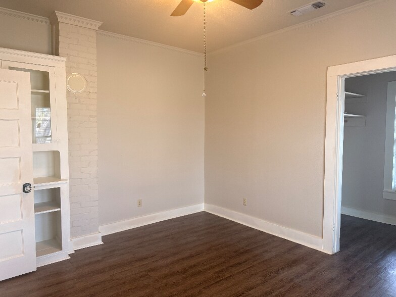 Building Photo - 306 W Wallace St