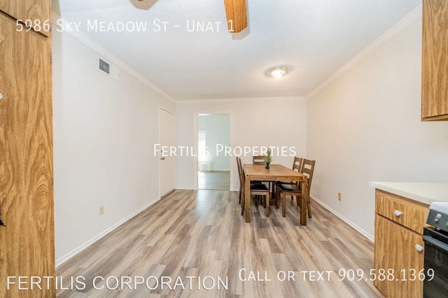 Building Photo - 5986 Sky Meadow St