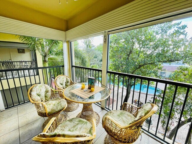 Building Photo - 257 S Cypress Rd