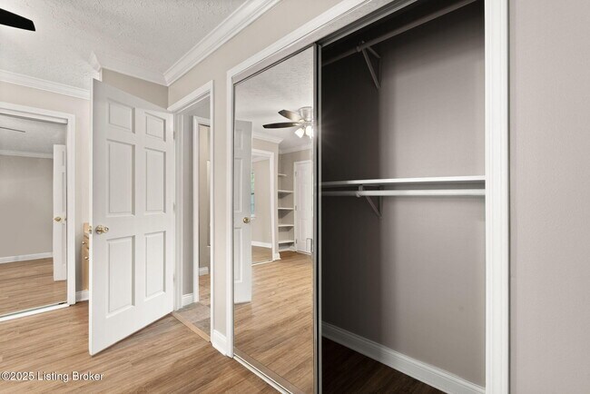 Building Photo - 703 Victoria Ct