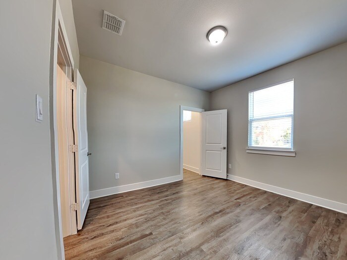 Building Photo - 1419 Marvin Gardens