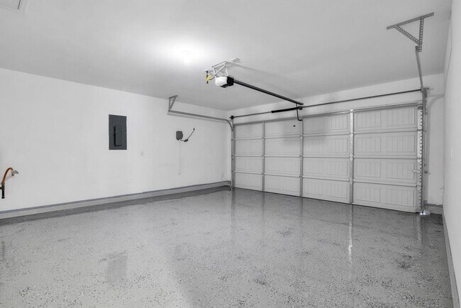 Building Photo - 2439 Moraine Vly Dr