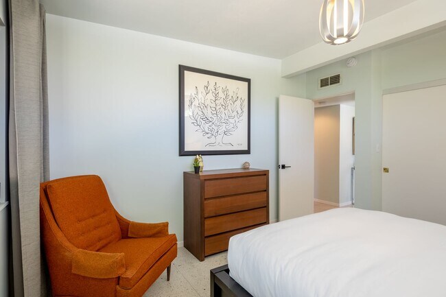 Building Photo - Luxury Mid Century Oasis in Palm Springs (Monthly Only - No Long Term)