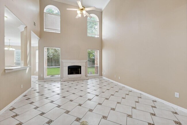 Building Photo - 14111 White Oak Gardens Dr