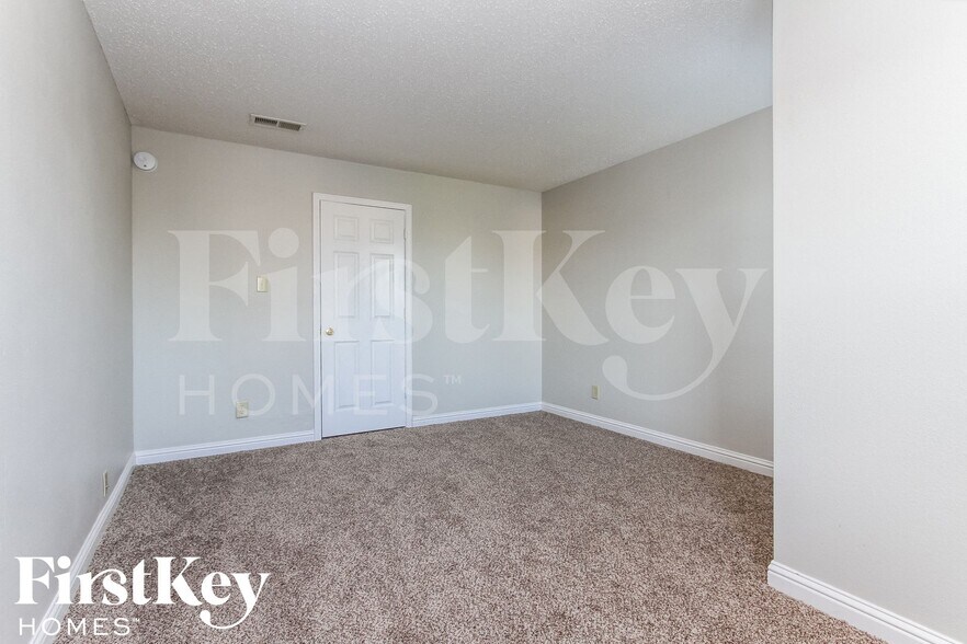 Building Photo - 6448 Front Point Dr