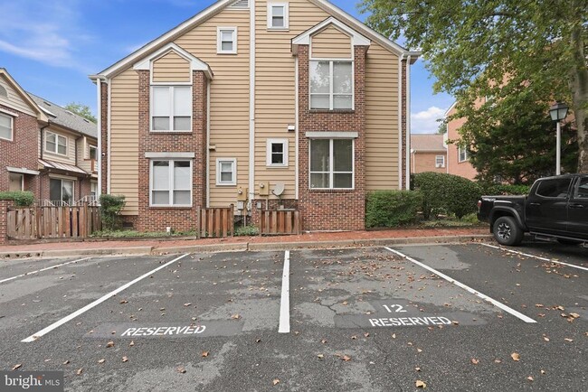 Building Photo - 1113 N Vernon St