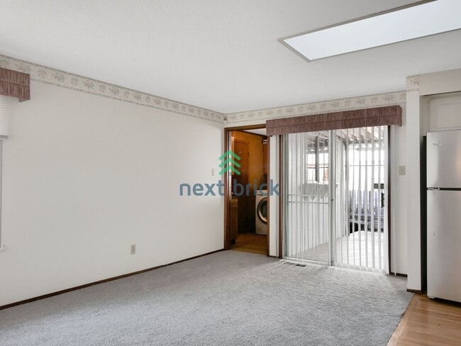 Building Photo - 3 Bedroom 2 bathroom Home for Rent!