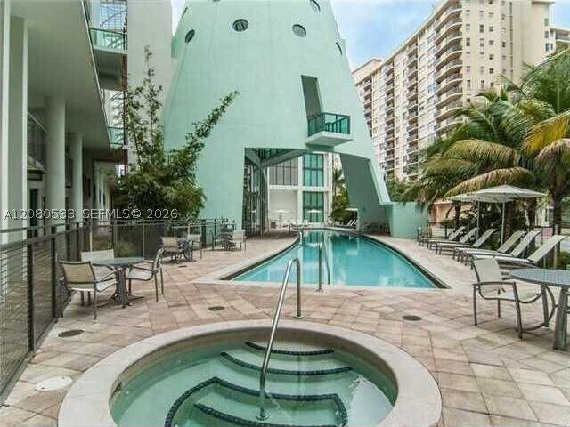 Building Photo - 6000 Collins Ave