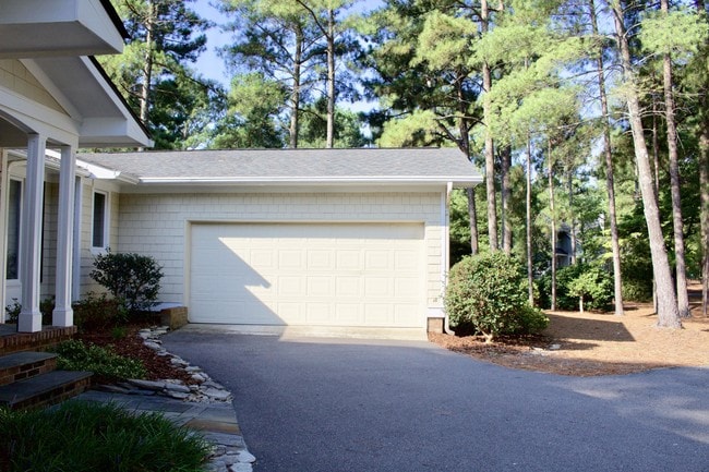 Building Photo - 940 St Andrews Dr