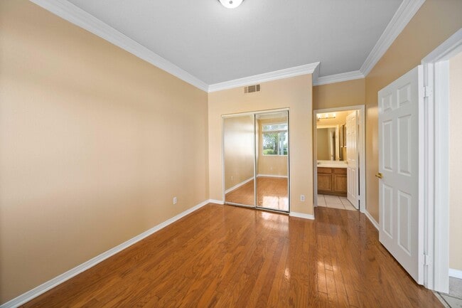 Building Photo - 3121 Club Rancho Dr