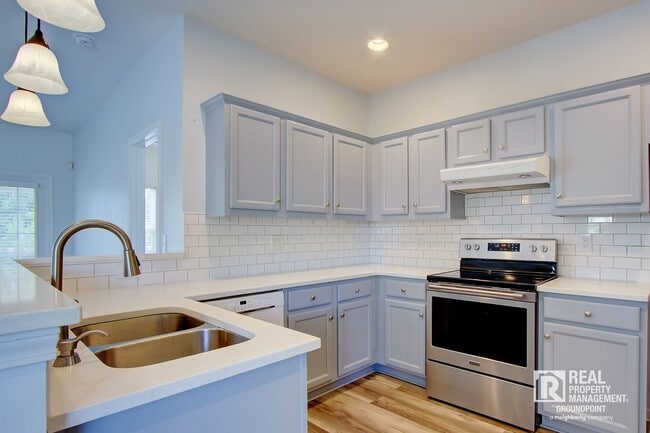 Building Photo - Johns Island Rental | Screened Porch & Pond Views