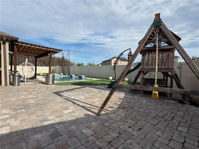 Building Photo - 2422 Riverbank Cv