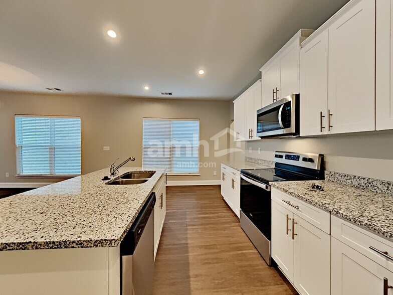 Building Photo - 5236 Tupelo St