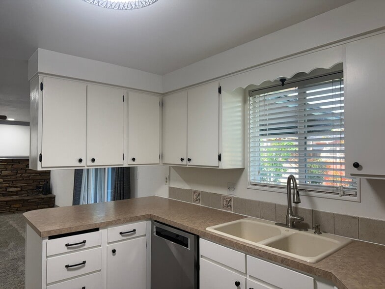 Building Photo - 2010 N Workland Ln