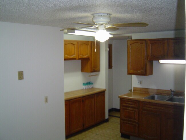 Kitchen - 37 Main St