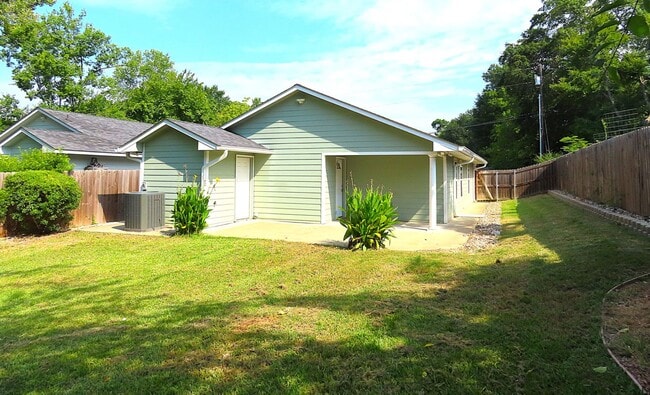 Building Photo - New Construction-Beautiful 3 Bedroom, 2 Ba...