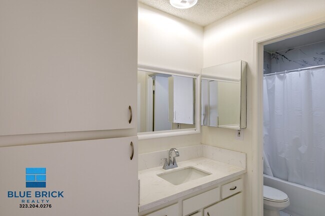 Building Photo - 5452 Corteen Pl