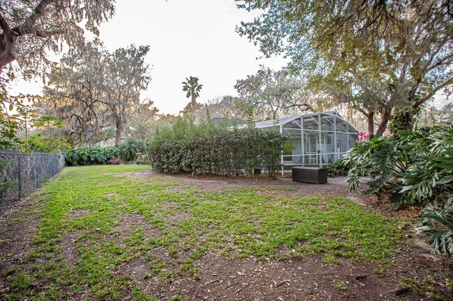 Building Photo - FOR RENT!!! STUNNING AND SPACIOUS 5 BEDROOM SINGLE FAMILY HOME...