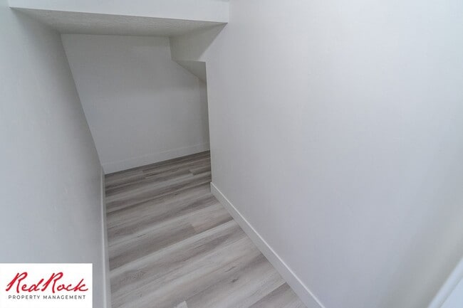 Building Photo - Hurricane Valley 3 Bedroom Townhome