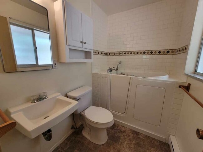 Building Photo - Nice Home Near Weaverville!!