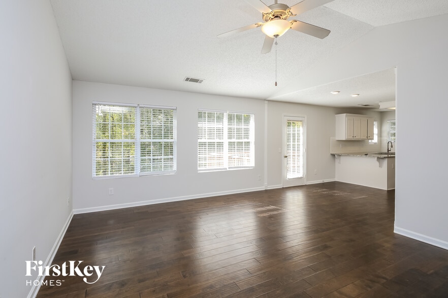 Building Photo - 1911 Natalie Dr