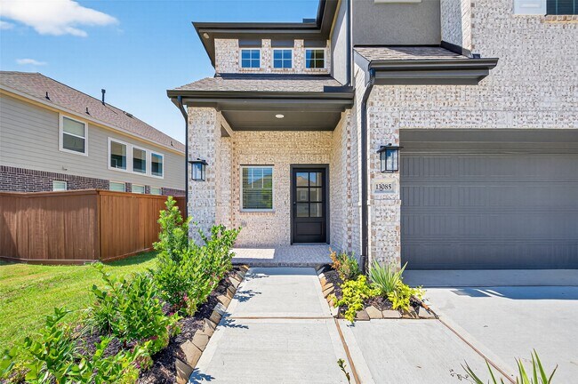 Building Photo - 13085 Brookwood Bnd Ln