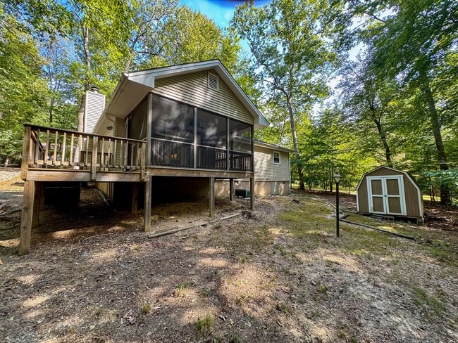 Building Photo - 3Bed/2Bath Lake Monticello Rental